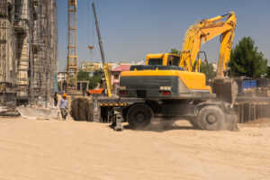 Used heavy equipment Excavator dubai Uae