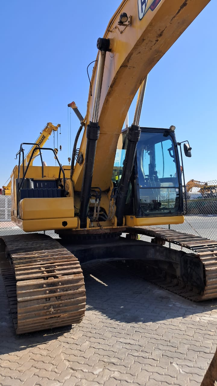 CAT 330