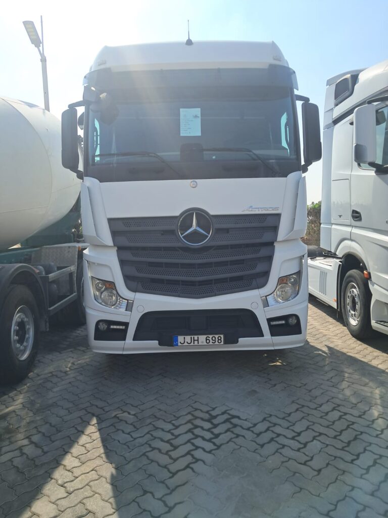 2017 Mercedes-Benz Actros 1845
